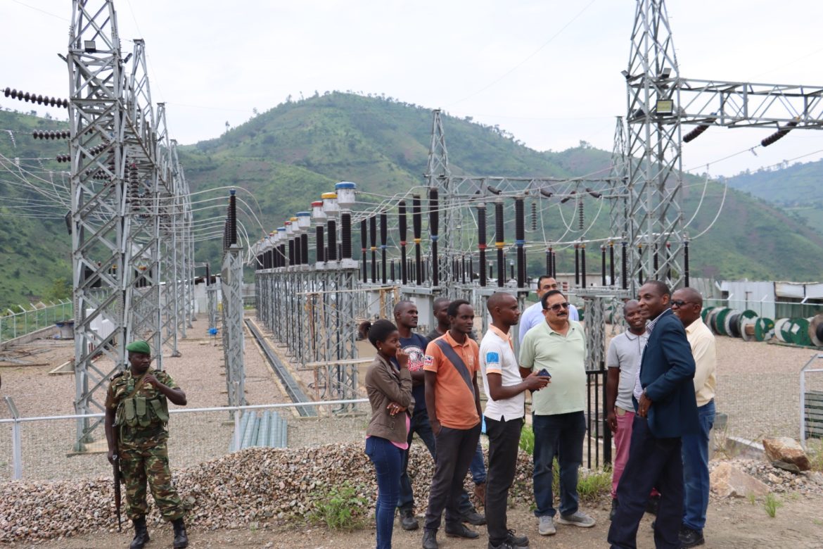 Visite du Directeur Général sur le site de construction de la centrale hydroélectrique de Kabu 16
